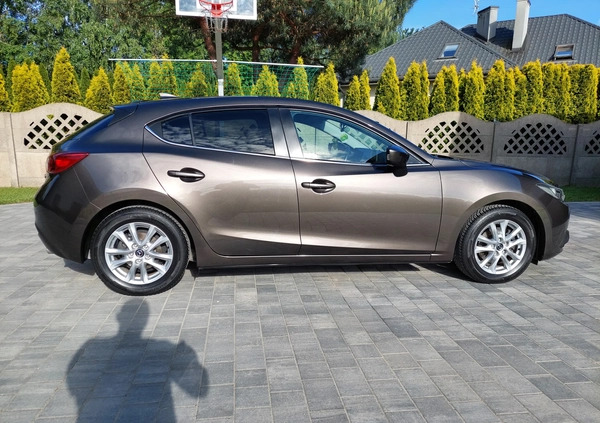 Mazda 3 cena 53000 przebieg: 142000, rok produkcji 2016 z Łask małe 596